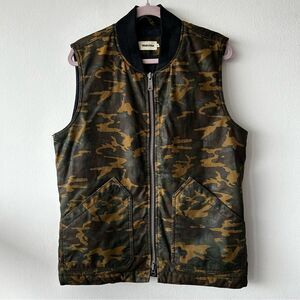 Taylor Stitch The Workhorse Vest in Camo Boss Duck